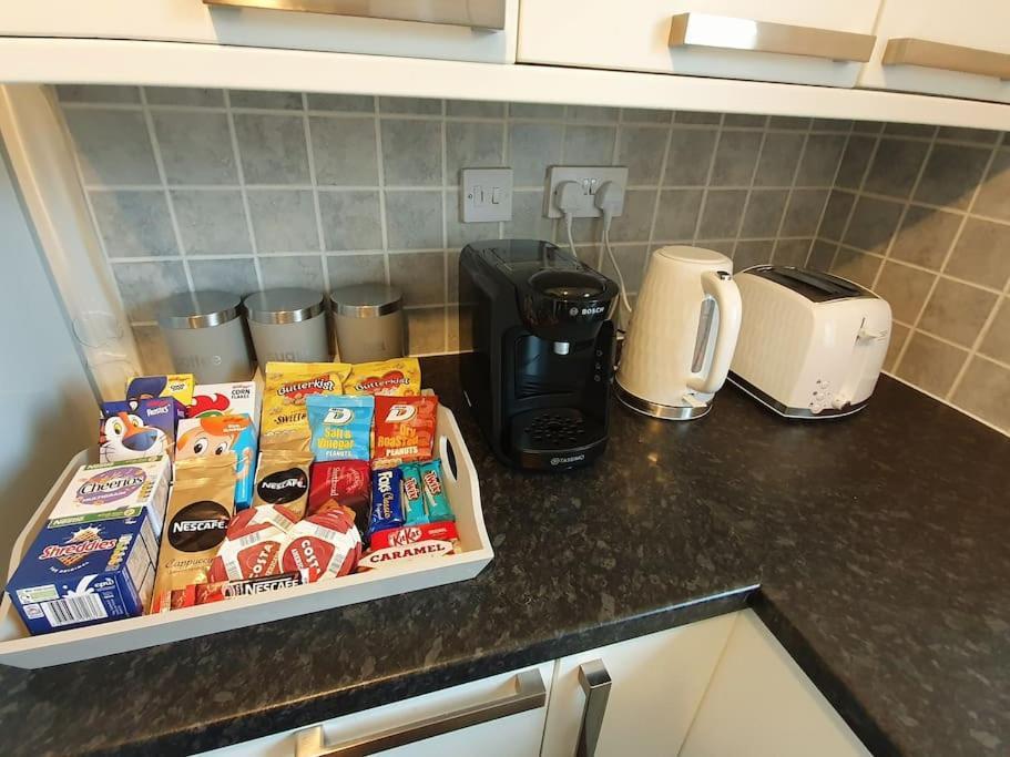 Modern One Bedroom Apt - City Centre & Freeparking Glasgow Exteriör bild