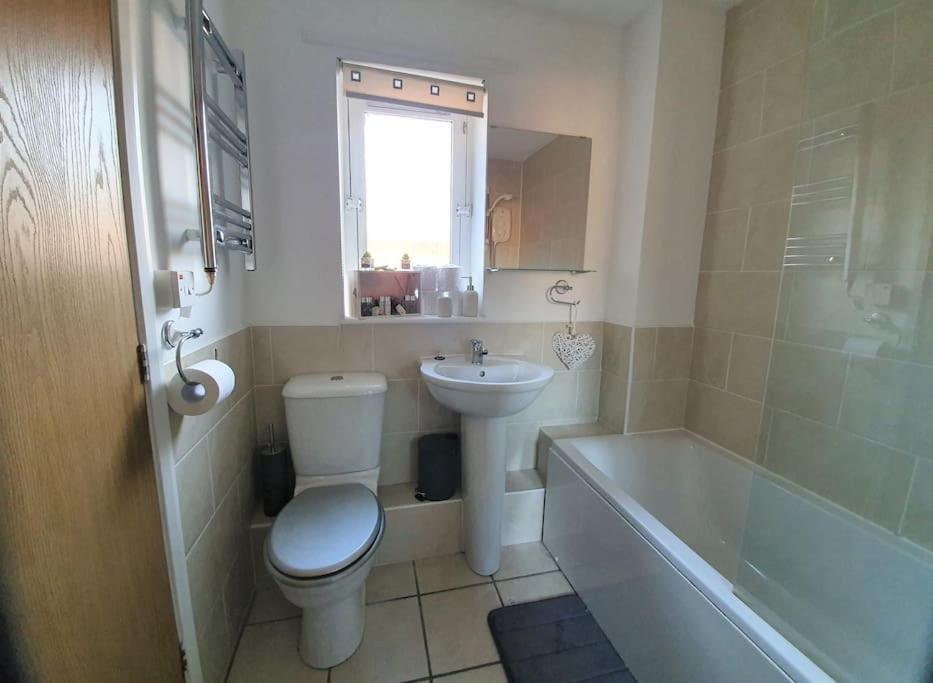 Modern One Bedroom Apt - City Centre & Freeparking Glasgow Exteriör bild